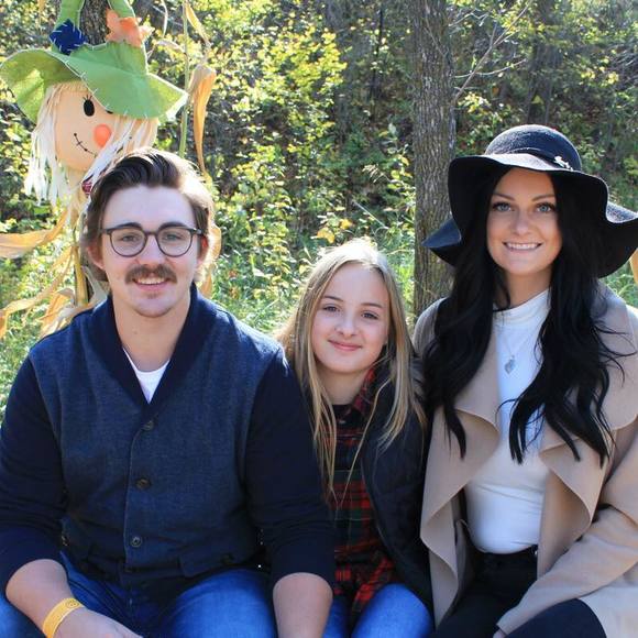 Meet your Posher, Ely - Picture 1 of 1